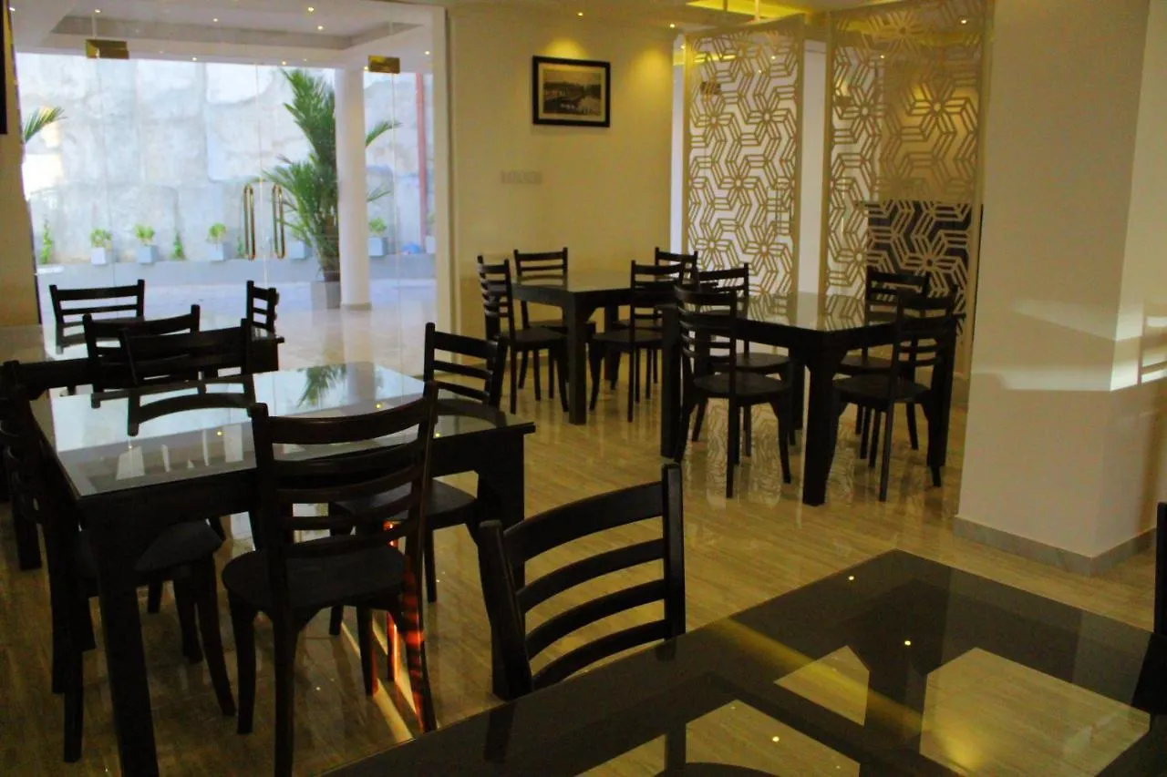 Hotel Sky Gate Kandy