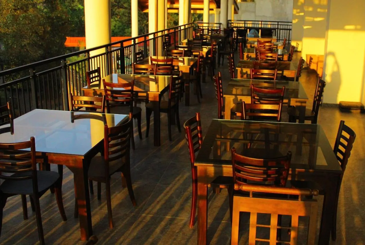 Hotel Sky Gate Kandy