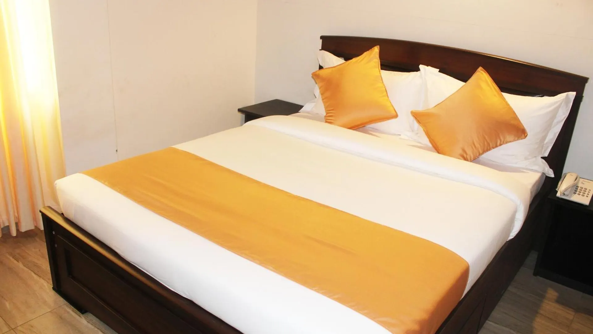 Hotel Sky Gate Kandy